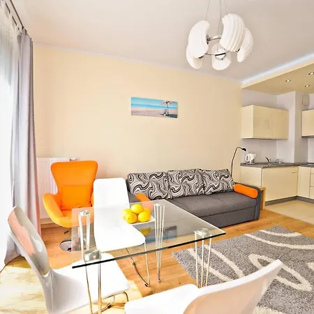Orange Nadmorski Dwor * غدانسك
